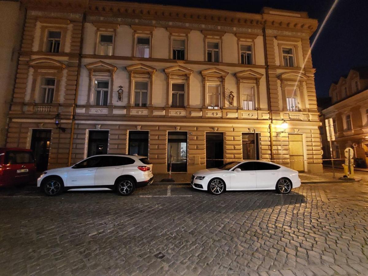 Apartman V Centru Na Velkem Namesti Hradec Králové 외부 사진