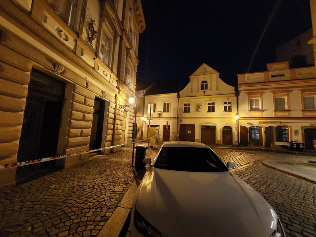 Apartman V Centru Na Velkem Namesti Hradec Králové 외부 사진
